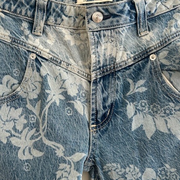 We The Free FP Blue Sky Yoke Floral Naomi Printed Slim Flare Mid Rise Jeans NWT - Picture 4 of 16